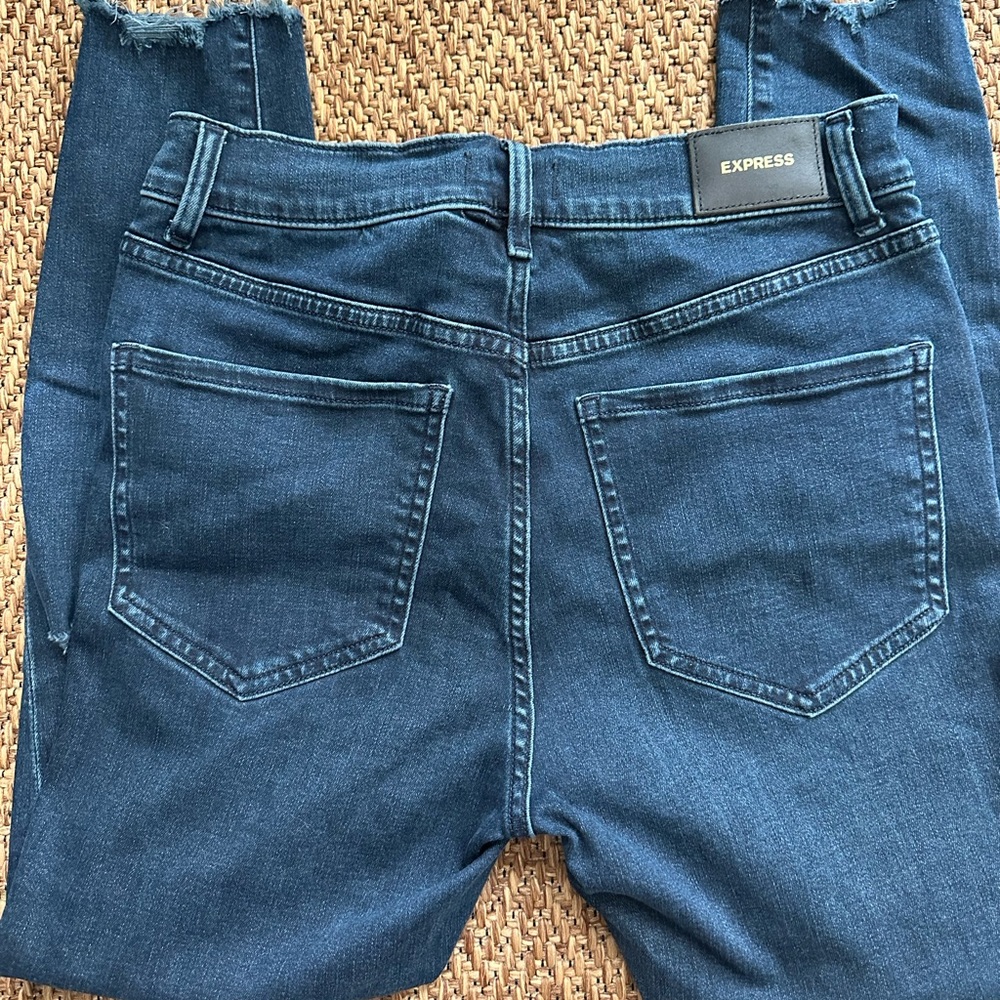 Express jeans size 6 short